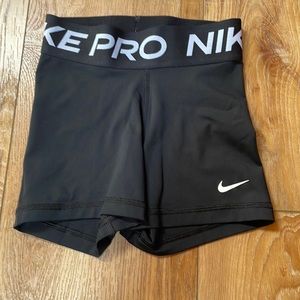 Woman’s Nike pros